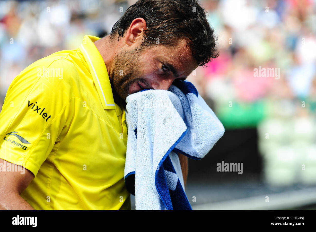 Stuttgart, Allemagne. 13 Juin, 2015. Champion de l'US Open Marin Cilic au cours d'un match contre Viktor Troicki dans la Mercedes la demi-finale à Stuttgart. Photo : Miroslav Dakov/ Alamy Live News Banque D'Images