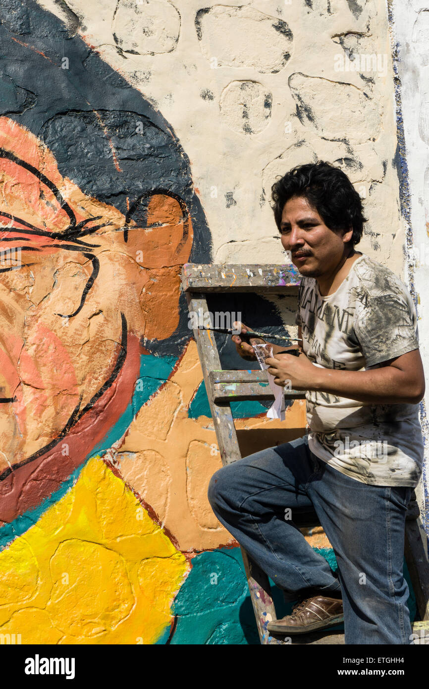 Peintures murales dans le district de comas. lima. au Pérou. Banque D'Images