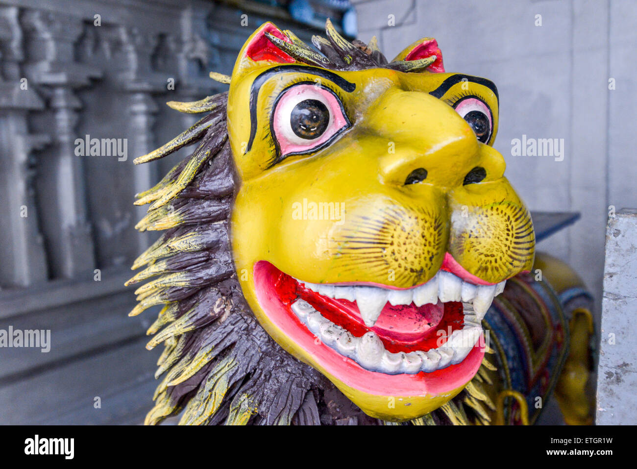 Statue de lion à Pillaiyar Kovil temple hindou à Kandy, Sri Lanka Banque D'Images