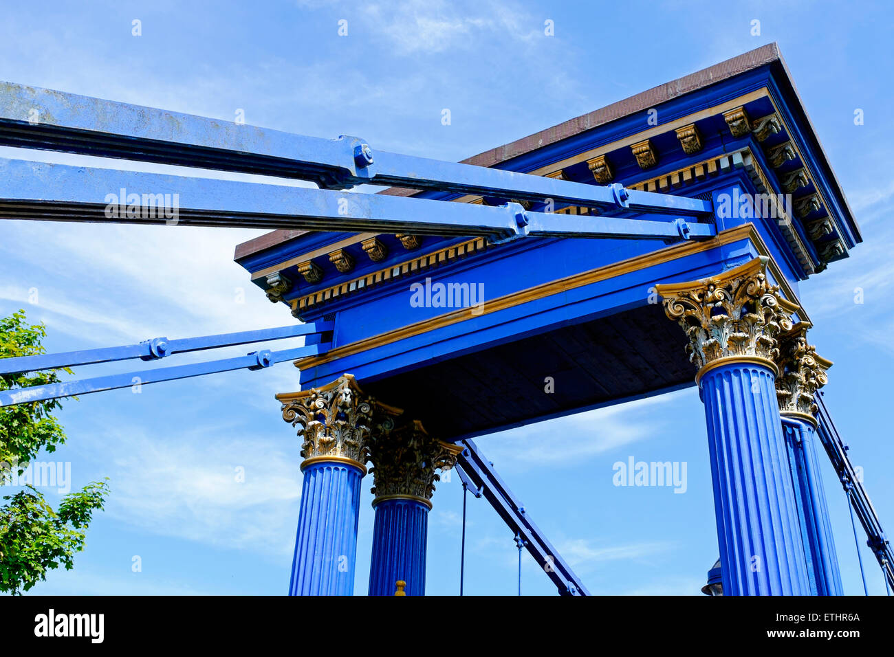 Détail de la colonne du sud sur le pont suspendu de St Andrews qui traverse la rivière Clyde, Gorbals, Glasgow, Banque D'Images