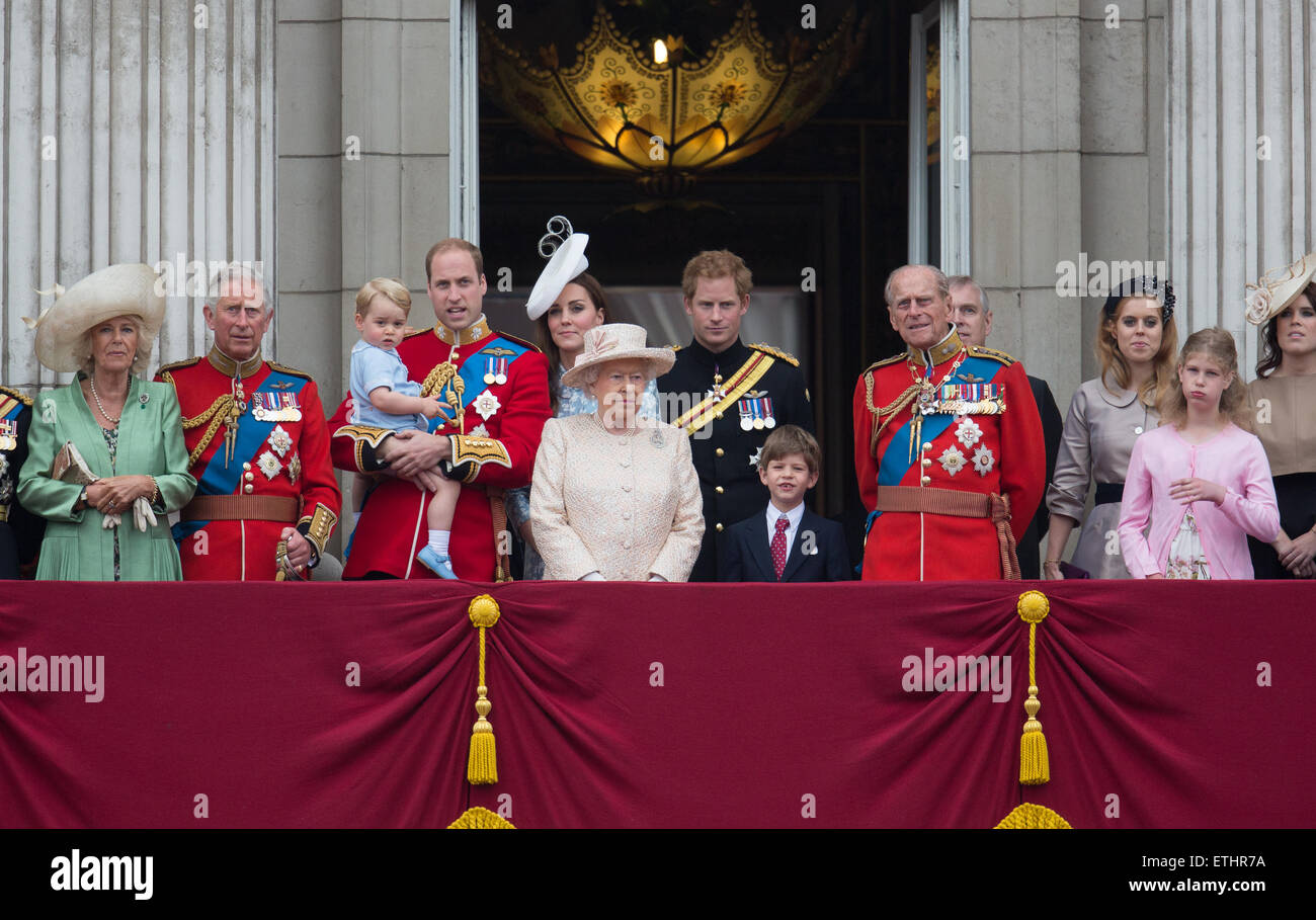 Prince George's première apparition sur le balcon de Buckingham Palace avec la reine Elizabeth et la famille royale britannique. Banque D'Images