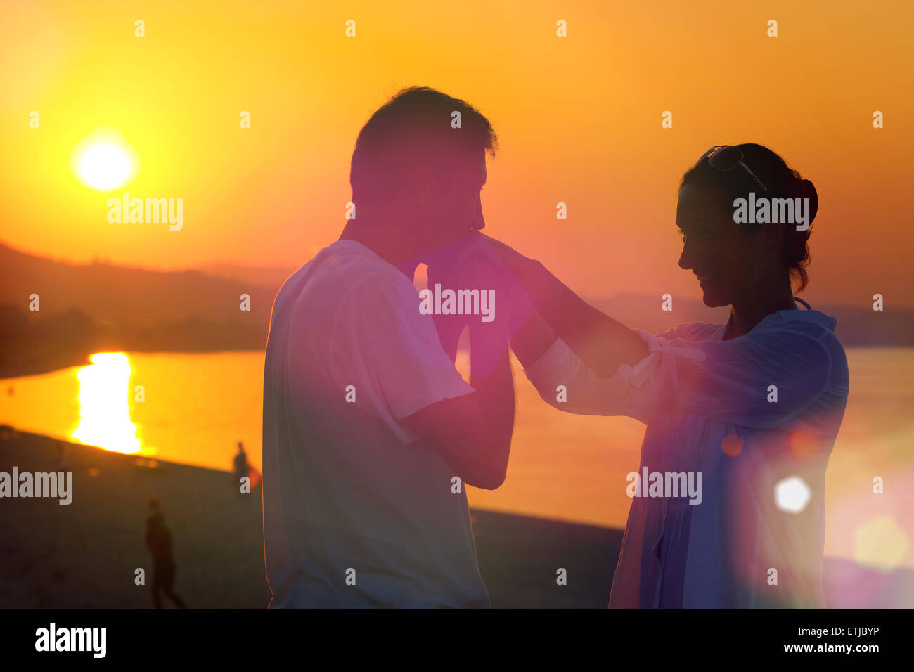 Proposition de mariage romantique au bord de la mer Banque D'Images