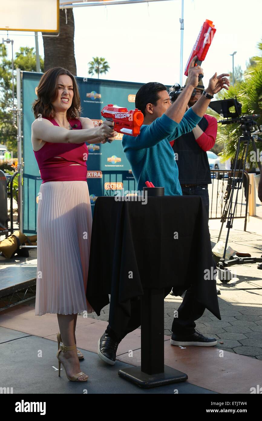 Megan Boone voir arriver à Universal Studios où elle a été interviewé pour l'émission de télévision extra par Mario Lopez comprend : Meghan Boone, Mario Lopez Où : Los Angeles, California, United States Quand : 04 mars 2015 Crédit : Michael Wright/WENN.com Banque D'Images