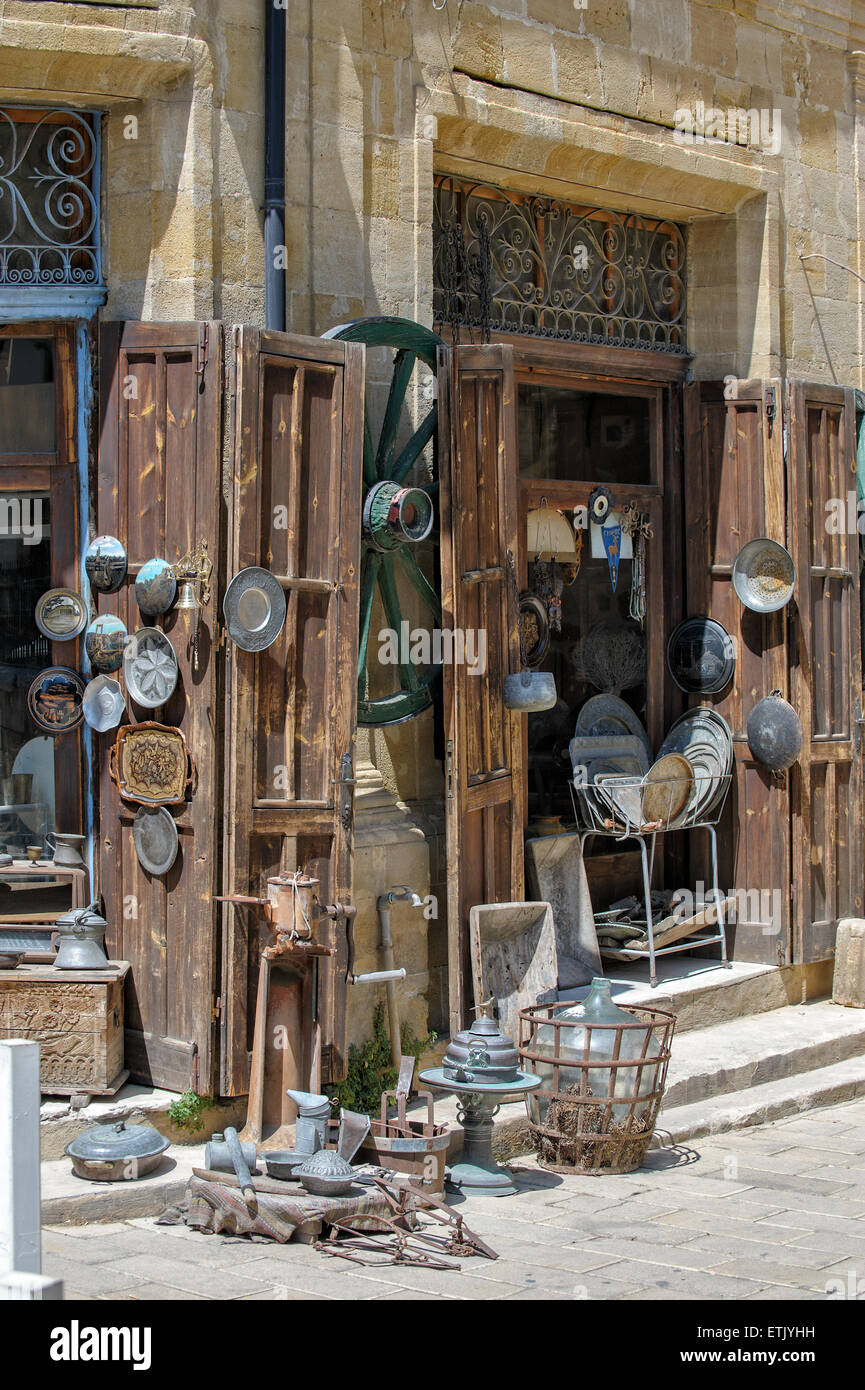 Antique Shop dans la partie turque de Nicosie, Chypre du Nord Banque D'Images