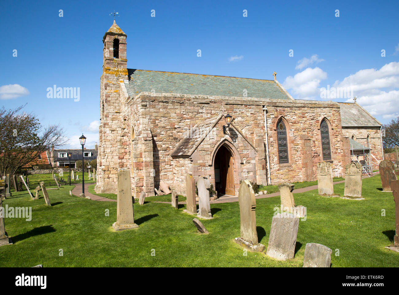 Église paroissiale de Sainte Marie la Vierge, l'île sacrée, Lindisfarne, Northumberland, England, UK Banque D'Images