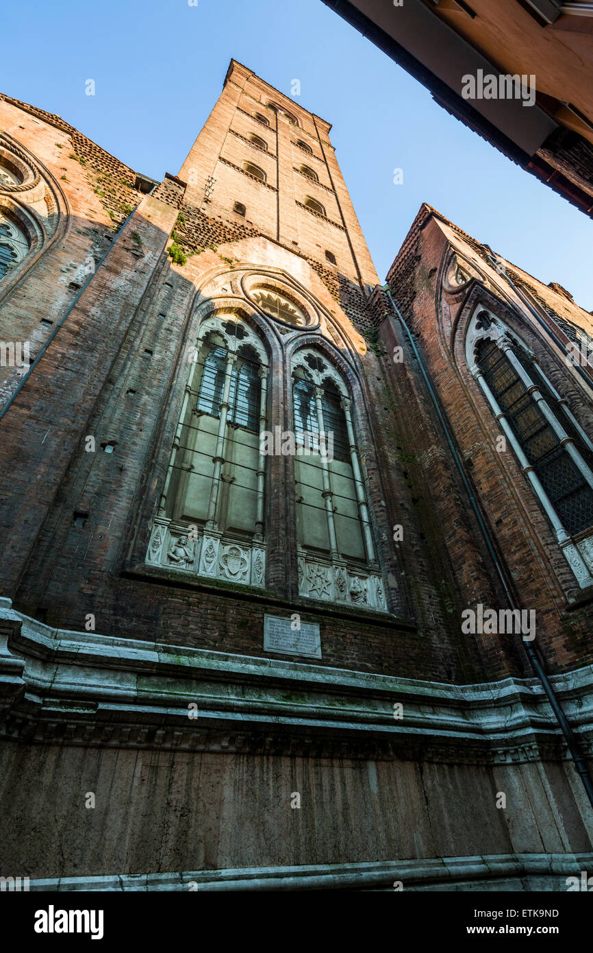 Détail de façade latérale, basilique San Petronio, Bologne, Emilie-Romagne, Italie. Banque D'Images
