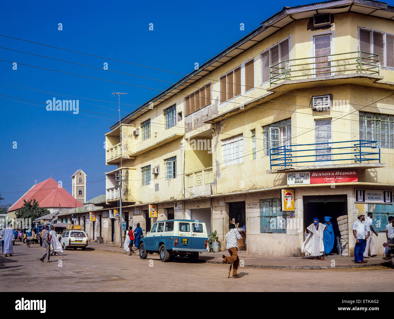 Rue commerçante, Banjul, Gambie, Afrique de l'Ouest Banque D'Images