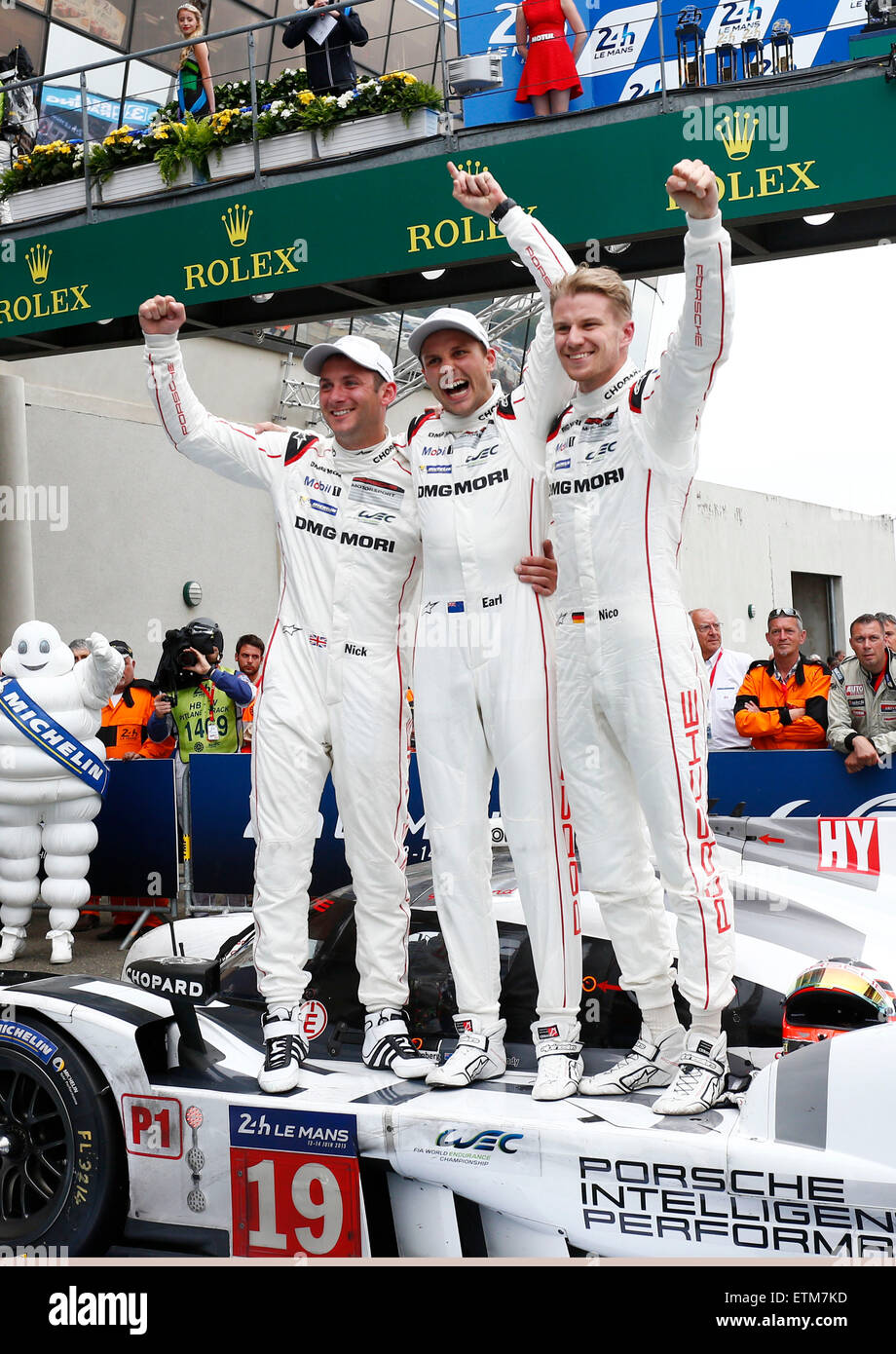 Sport Automobile : FIA WEC 2015, 24 Heures du Mans, 24h Le Mans, Gewinner, gagnant, l'équipe Porsche : Nick Tandy, Earl Bamber, Nico Huelkenberg (l-r) Banque D'Images