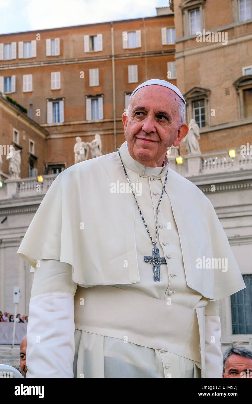 La cité du Vatican. 14 Juin, 2015. Le pape François, réunion au sujet de la famille du diocèse de Rome à la place Saint Pierre, le 14 juin 2015 Crédit : Realy Easy Star/Alamy Live News Banque D'Images