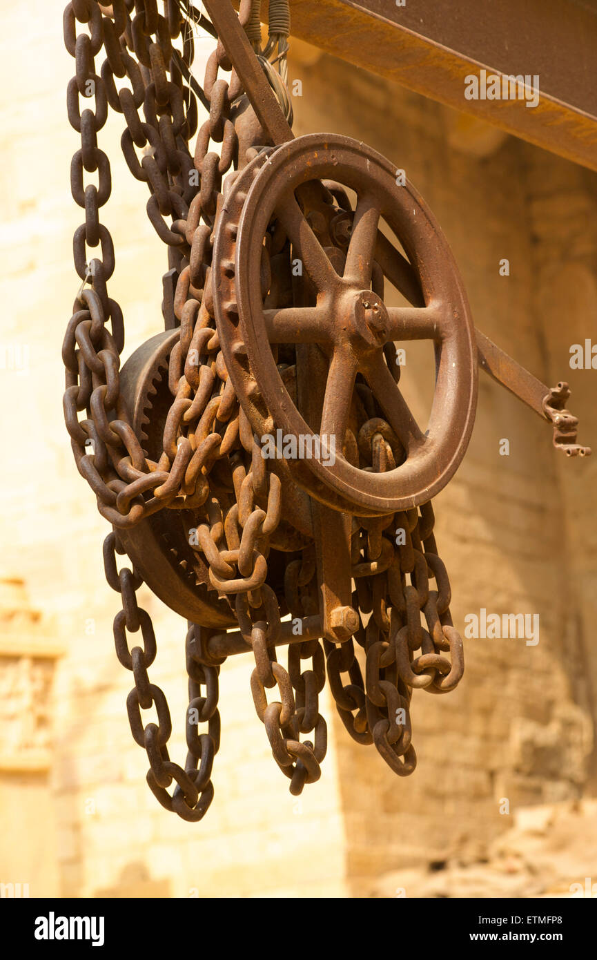 Metal cogs et de chaînes. Banque D'Images