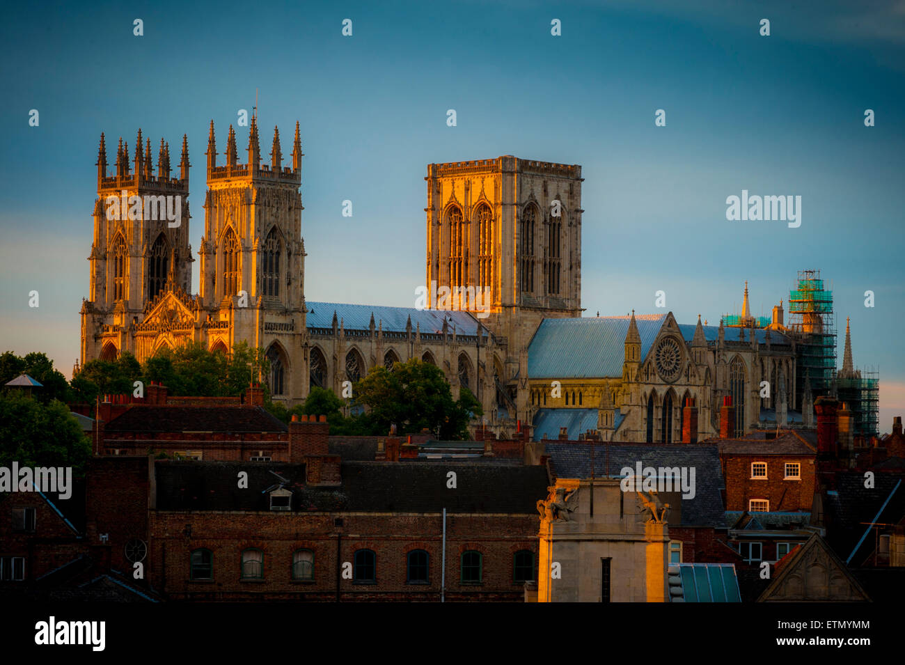 La cathédrale de York, au Royaume-Uni, au coucher du soleil. Banque D'Images