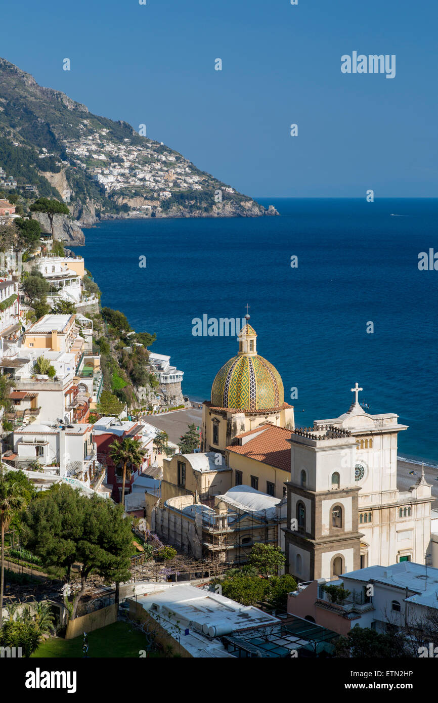 Afficher le long de la côte amalfitaine de la ville de Positano, Campanie Italie Banque D'Images