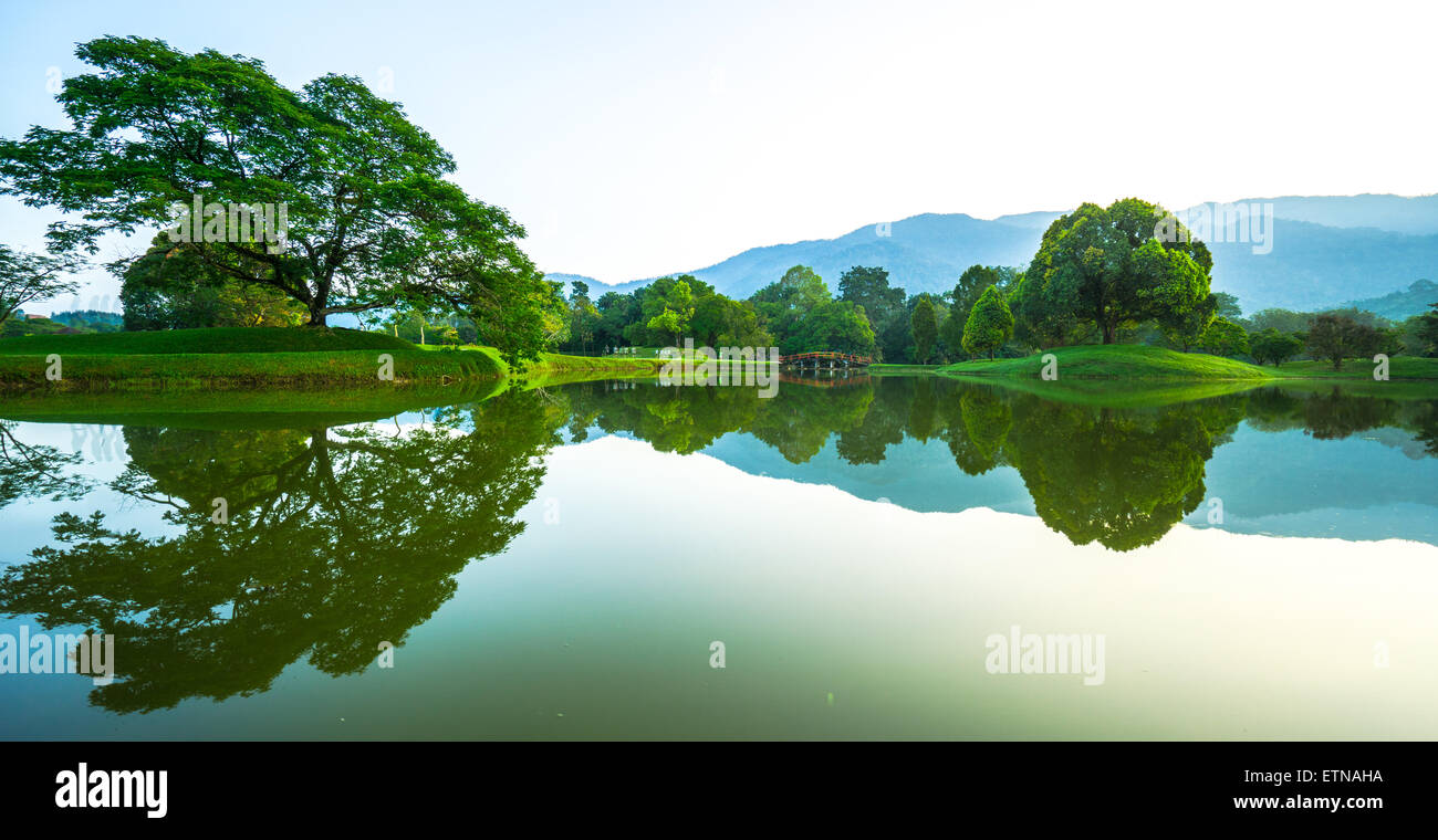 Réflexions à Tasik Lac Taiping, Perak, Malaisie Banque D'Images