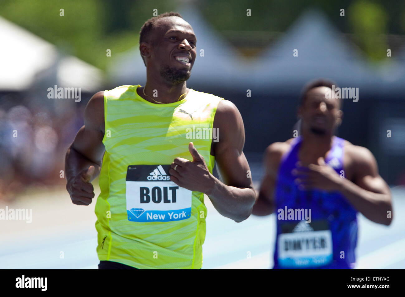 13 juin, 2015 ; Randall's Island, NY, USA ; Usain Bolt de la Jamaïque remporte le 200m masculin au cours de l'IAAF Diamond League Adidas Grand Prix à Icahn Stadium. Anthony Nesmith/Cal Sport Media Banque D'Images