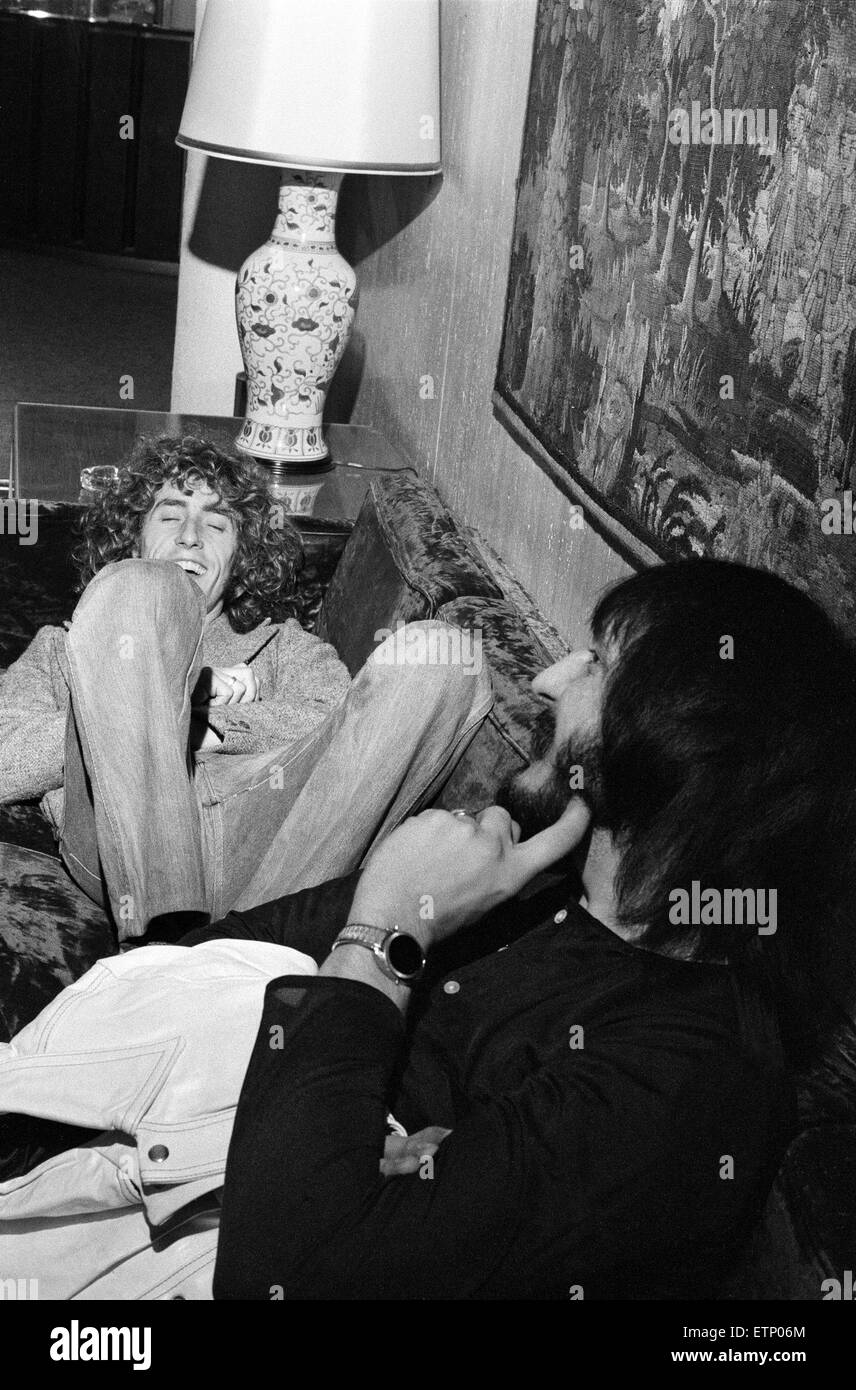 Les membres de l'Oms groupe de rock. Chanteur Roger Daltrey avec le bassiste John Entwistle. 8 décembre 1973. Banque D'Images