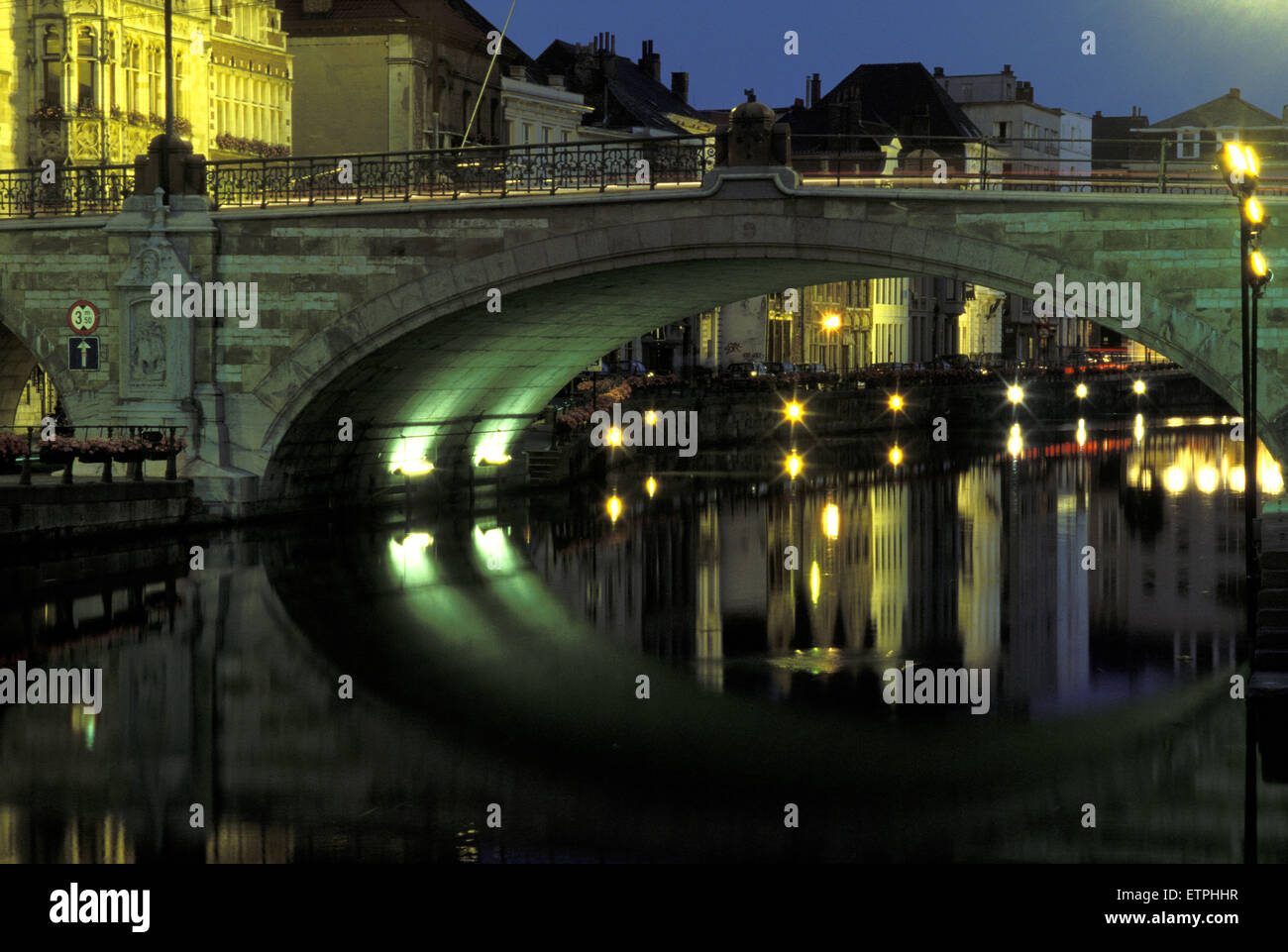 BEL, Belgique, Gand, Saint Michel pont sur la rivière Lys. BEL, Belgique, Gand, Michaelsbruecke über die Lys. Banque D'Images