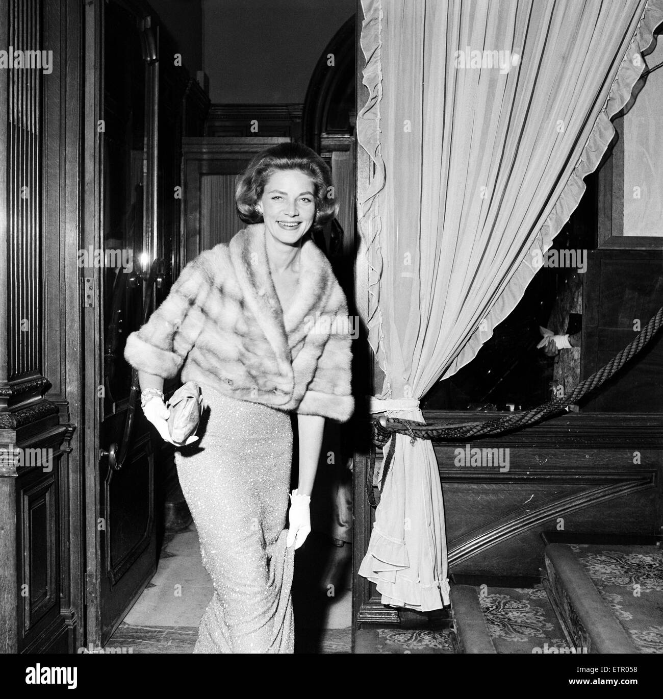 Parmi les invités à une fête organisée par Laurence Olivier et Lauren Bacall. 10 novembre 1958. Banque D'Images