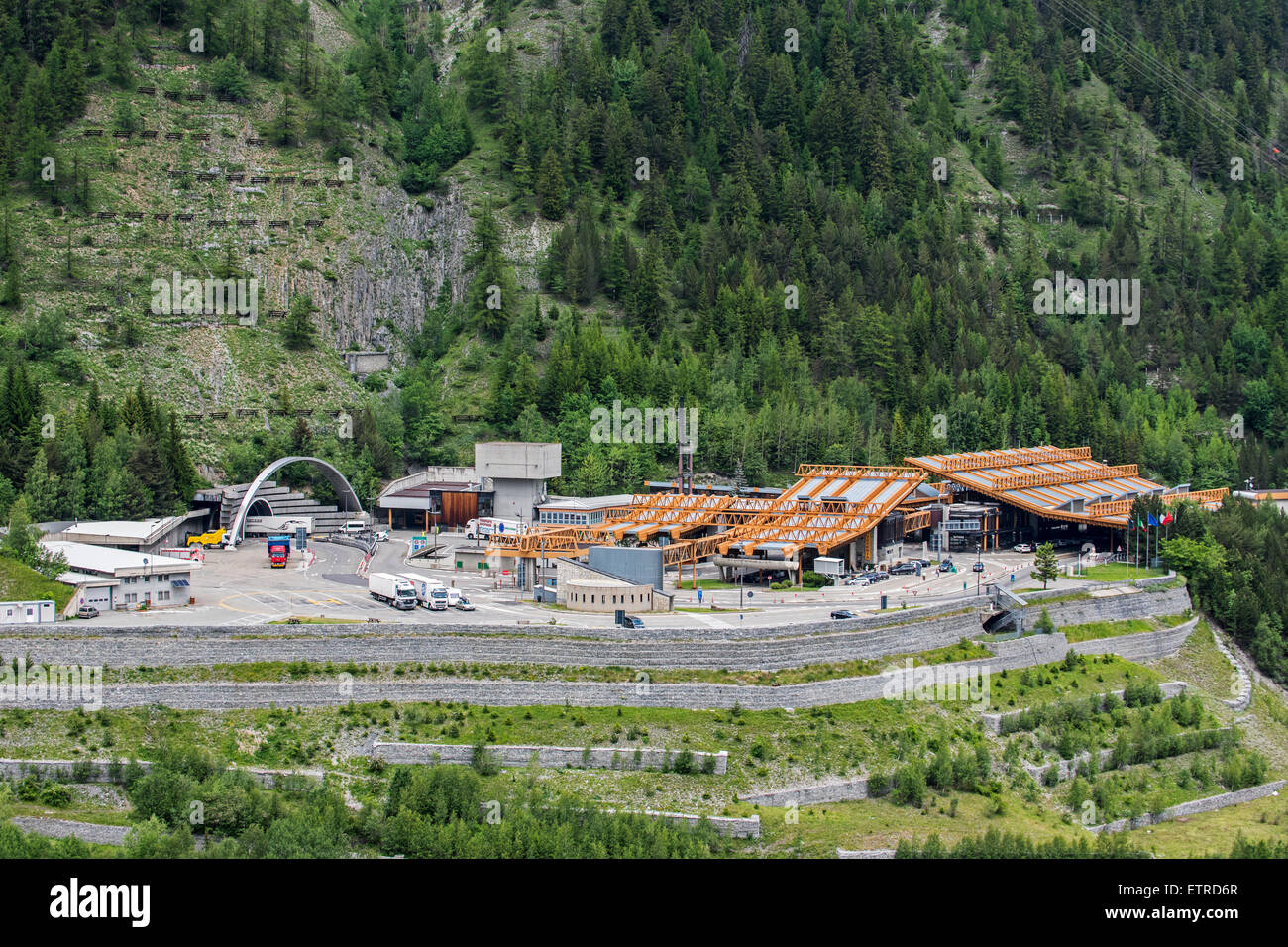 L'Italien entrée du tunnel du Mont Blanc dans les Alpes reliant Chamonix, Haute-Savoie, France avec Courmayeur, vallée d'aoste, Italie Banque D'Images