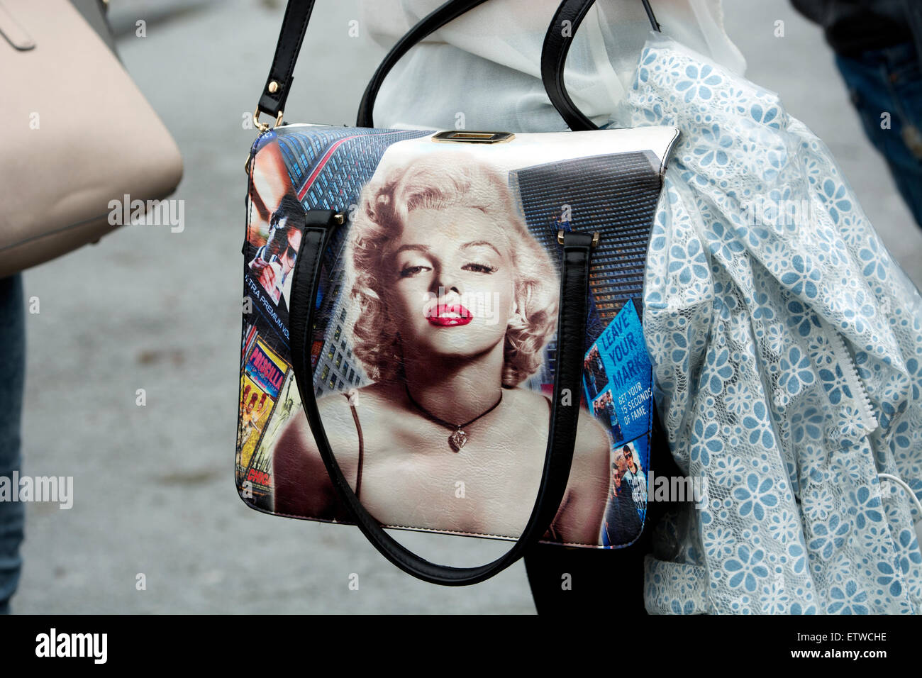 Un sac à main Marilyn Monroe Photo Stock - Alamy