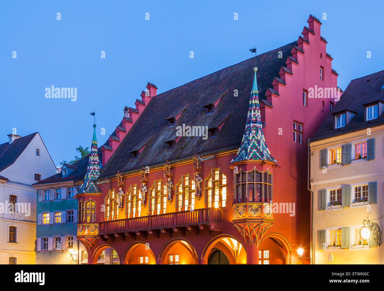 Allemagne, Bade-Wurtemberg, Freiburg, vieille ville, Munster Square, grand magasin historique , Banque D'Images