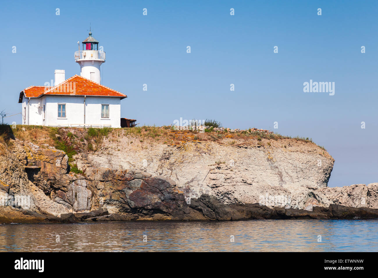 La tour phare blanc sur l'île Ste Anastasie. Mer noire, Bulgarie Banque D'Images