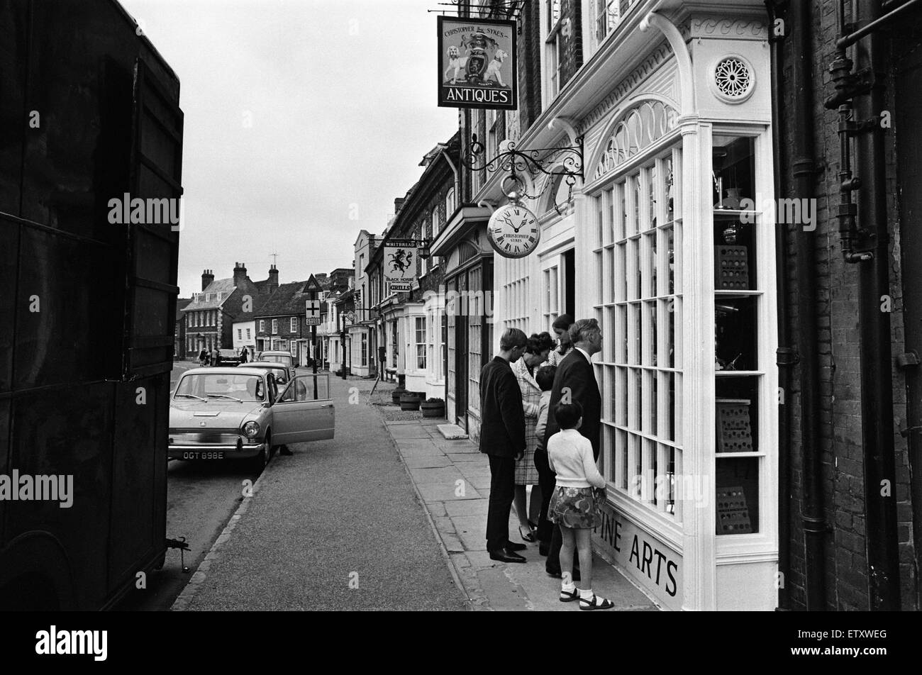 Bedford Street, Village de Woburn, Bedfordshire. 24 juillet 1968. Banque D'Images