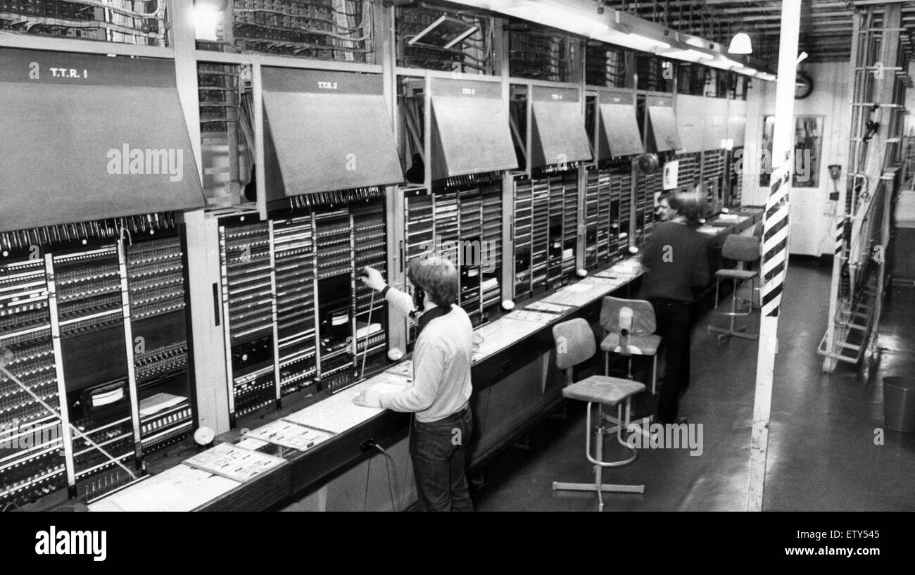 Téléphone change, Manchester Guardian, 15 mars 1983. Central téléphonique souterrain construit à Manchester en 1954. Aujourd'hui, le site souterrain est utilisé pour les câbles de téléphone. Construit à une profondeur de 35 m (115 ft), les tunnels sont à environ 2 mètres (8 Banque D'Images