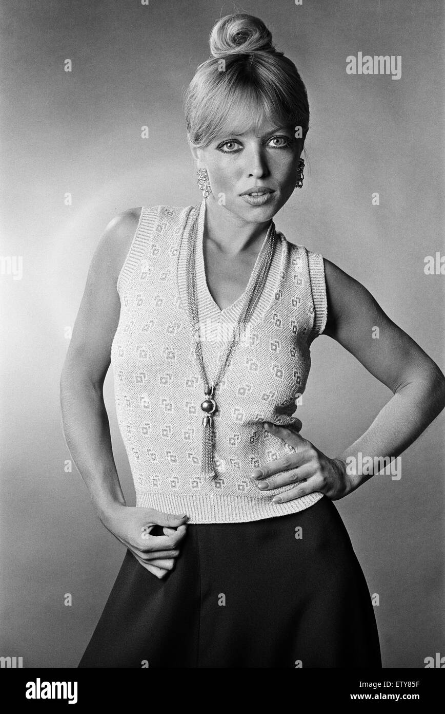 Susan Shaw, mannequin, studio Pix, 16 août 1973. Banque D'Images