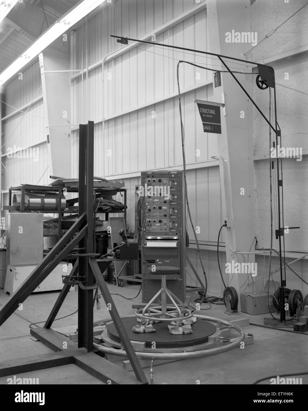 Ce document fournit des informations supplémentaires sur les panneaux de commande, y compris une remarque sur l'absence de système de test de force G et des détails de configuration. Daté du 10 octobre 1961, il offre des détails techniques importants pour les personnes impliquées dans la configuration ou l'analyse des systèmes de contrôle. Banque D'Images