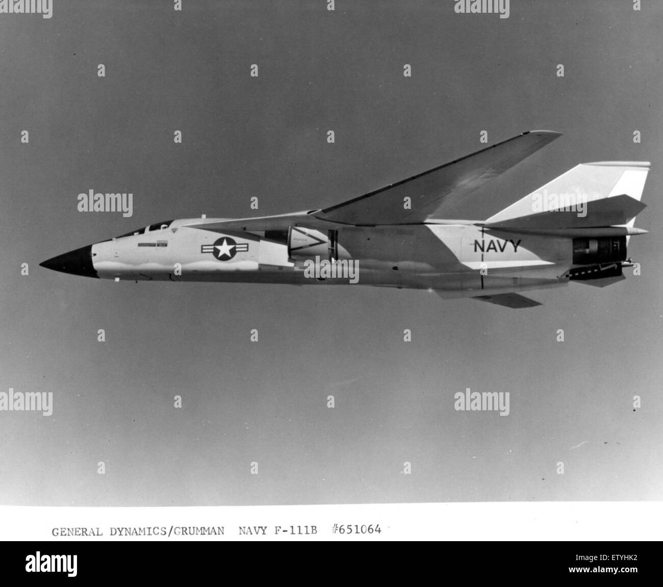 Le F-111B était une variante de l'avion General Dynamics Grumman F-111, conçu pour l'US Navy. Connu pour sa conception d'aile à flèche variable et sa capacité à double rôle, il a été conçu comme un avion d'attaque à long rayon d'action. Le F-111B a finalement été annulé après sa phase de test initiale, avec seulement quelques prototypes construits. Banque D'Images