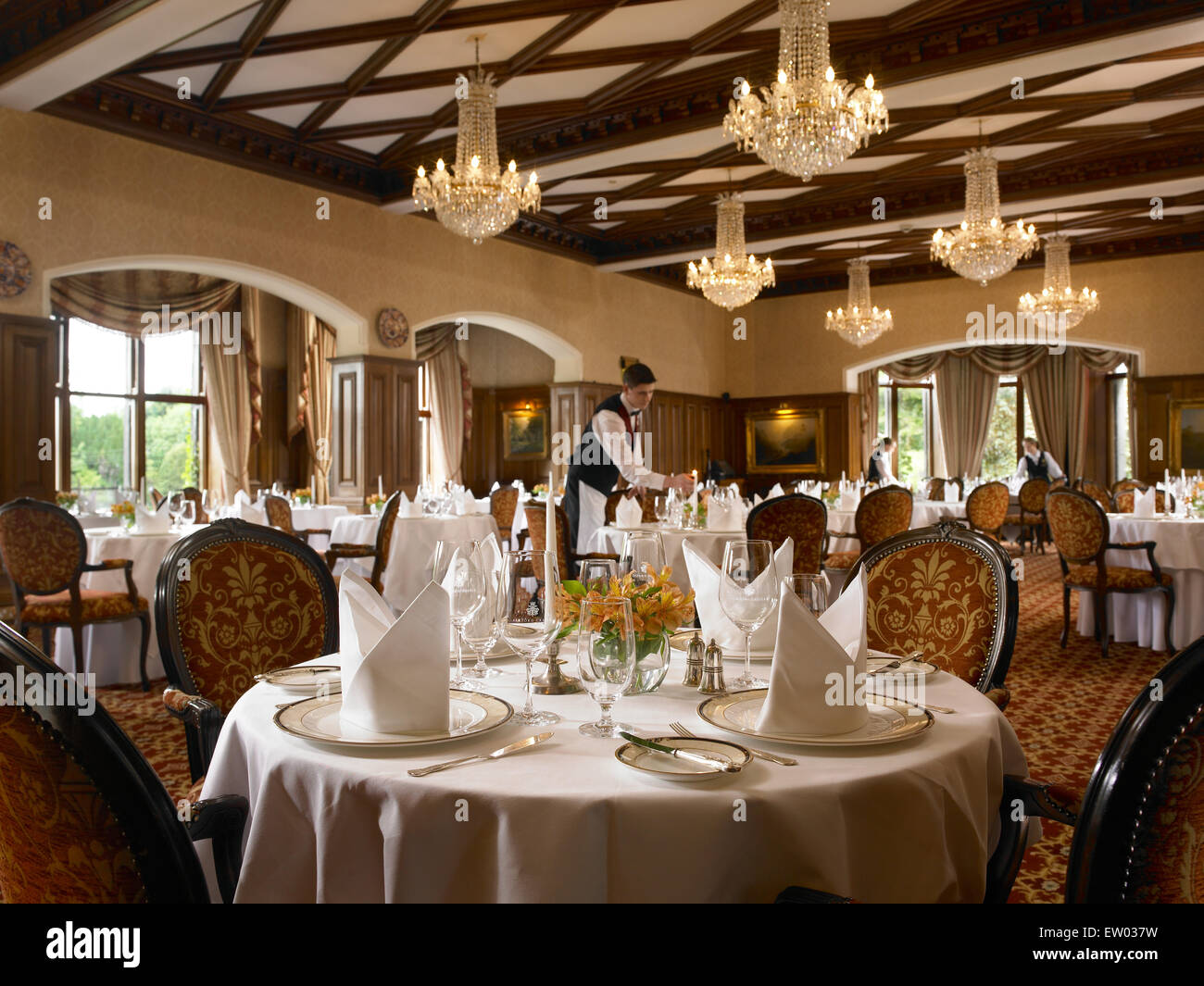 Le George V salle à manger de l'Ashford Castle dans le comté de Mayo. Banque D'Images