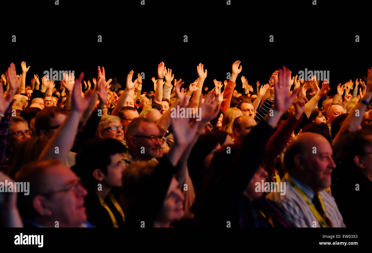 Le Parti national écossais ont tenu leur conférence de printemps à la SECC à Glasgow avant l'élection générale du 7 mai avec 3 000 délégués présents. Doté d''atmosphère : où : Glasgow, Royaume-Uni Quand : 28 mars 2015 C Banque D'Images Le Parti national écossais ont tenu leur conférence de printemps à la SECC à Glasgow avant l'élection générale du 7 mai avec 3 000 délégués présents. Doté d''atmosphère : où : Glasgow, Royaume-Uni Quand : 28 mars 2015 C Banque D'Images