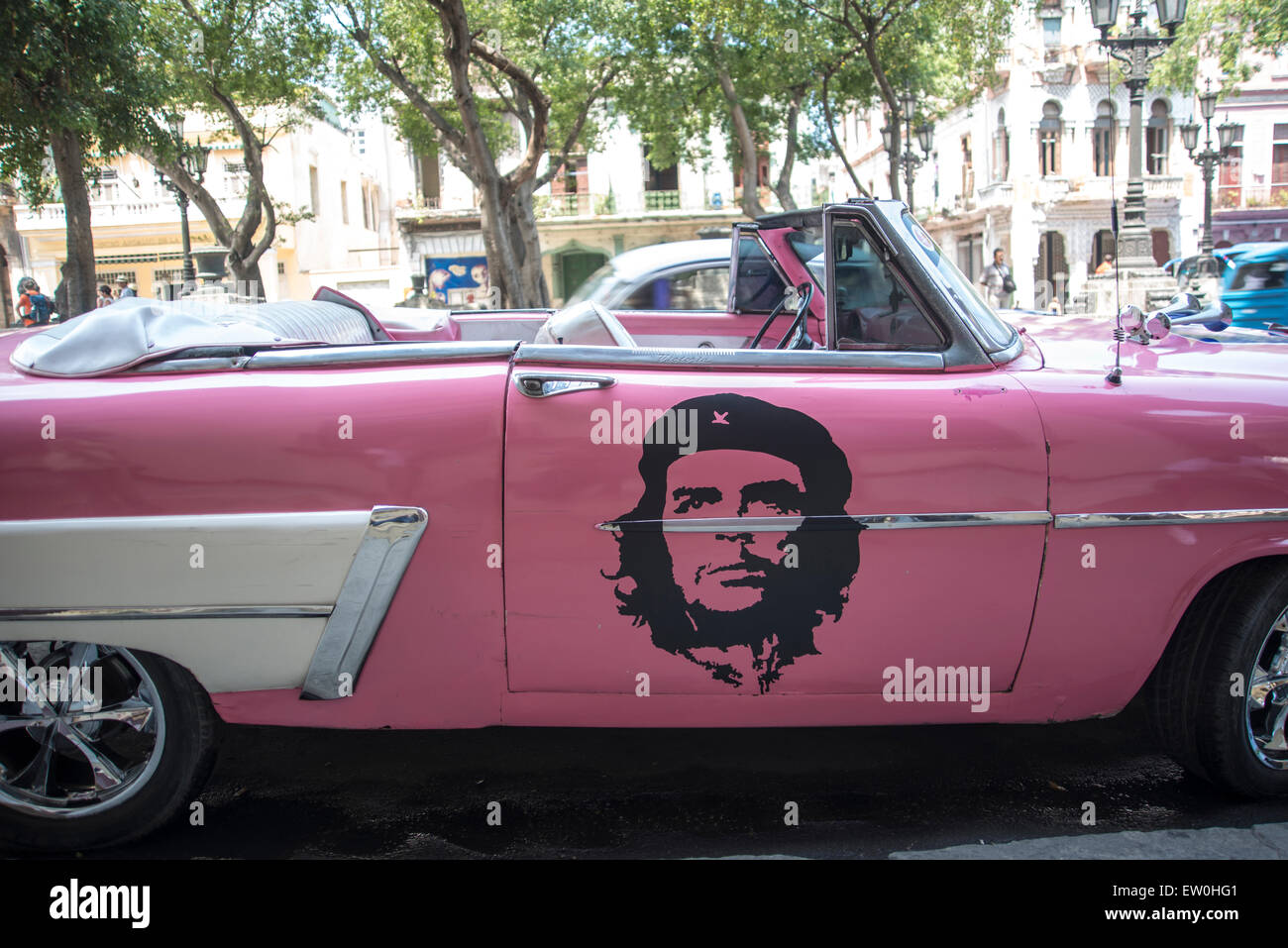 Image du Che dans une voiture d'époque Banque D'Images