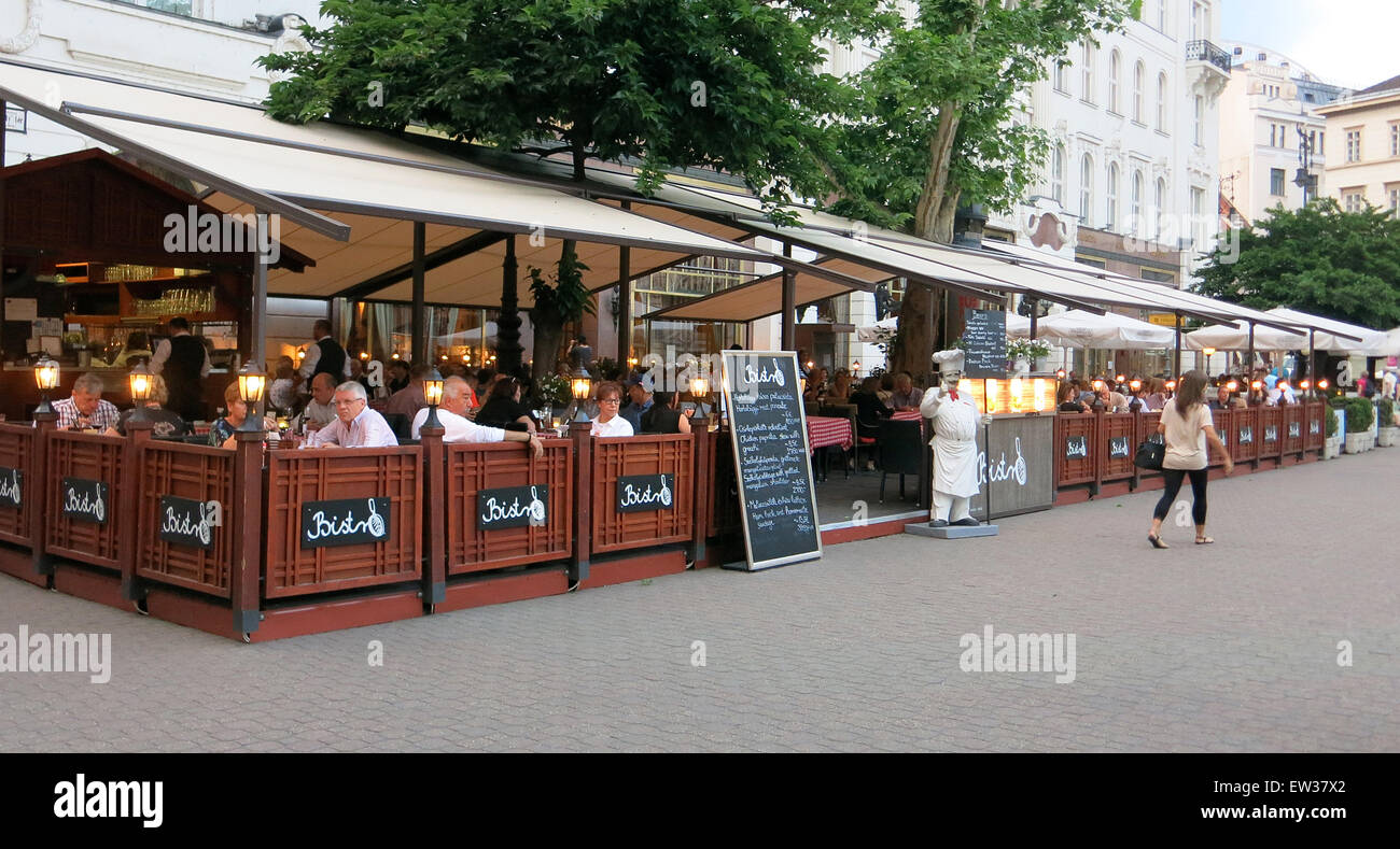 Bar-restaurant Bistrot, Belvaros, Pest, Budapest, Hongrie Banque D'Images