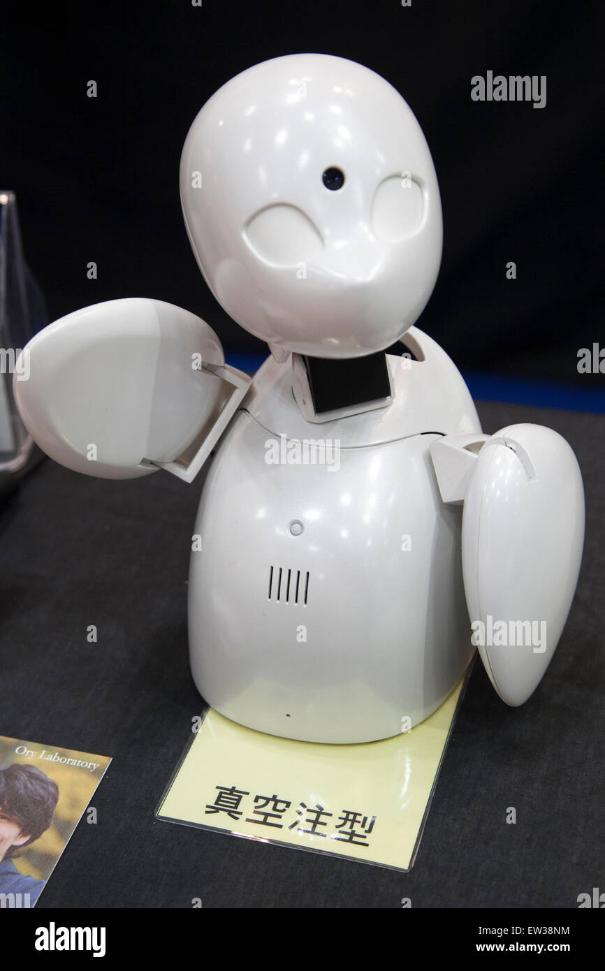 Tokyo, Japon. 17 Juin, 2015. Le robot avatar ''Inoue' sur l'affichage à la communauté Smart Japon 2015 en exposition à Tokyo Big Sight, le 17 juin 2015, Tokyo, Japon. L'exposition favorise le marché intérieur et à l'étranger les technologies de la prochaine génération. L'année dernière, 39 879 visiteurs y l'expo pendant trois jours. Cette année, 233 entreprises et organisations vont montrer leurs produits du 17 juin au 19 septembre. Credit : Rodrigo Reyes Marin/AFLO/Alamy Live News Banque D'Images