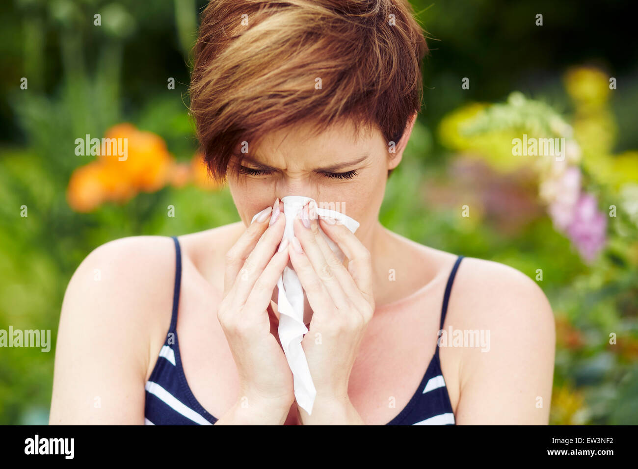 Fille avec hayfever Banque D'Images