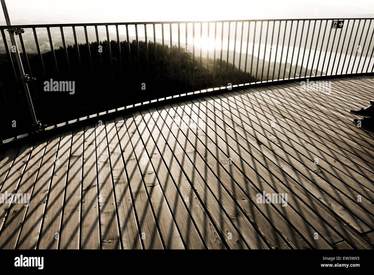 La tour de bois, Pyramidenkogel, lac Wörthersee, Carinthie, Autriche Banque D'Images