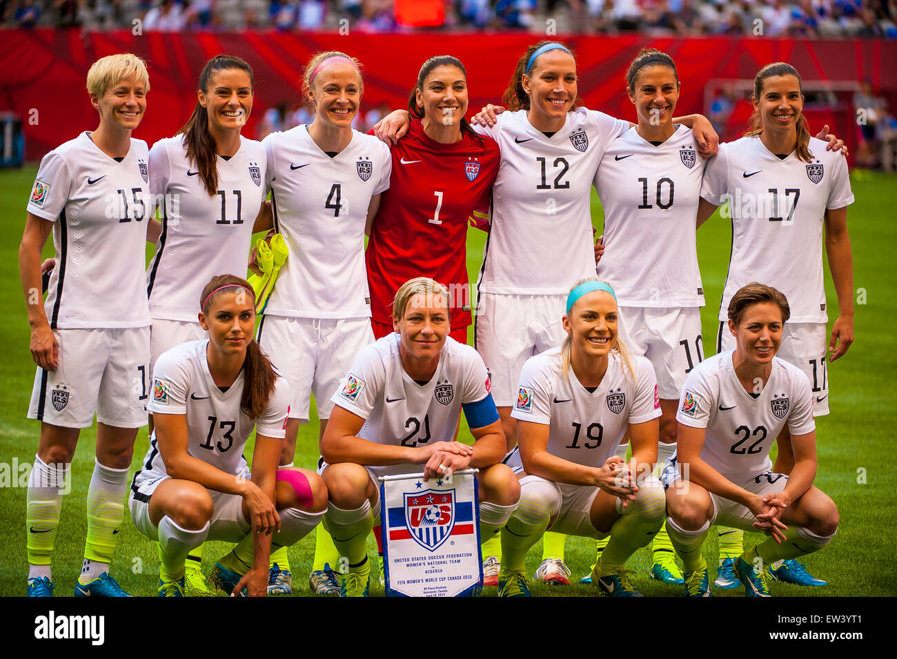 Vancouver, Canada. 16 Juin, 2015. Team United States avant leur match d'ouverture entre le Nigéria et les Etats-Unis à la Coupe du Monde féminine de la FIFA Canada 2015 au BC Place Stadium. Les États-Unis a remporté le match 1-0. Crédit : Matt Jacques/Alamy Live News Banque D'Images Vancouver, Canada. 16 Juin, 2015. Team United States avant leur match d'ouverture entre le Nigéria et les Etats-Unis à la Coupe du Monde féminine de la FIFA Canada 2015 au BC Place Stadium. Les États-Unis a remporté le match 1-0. Crédit : Matt Jacques/Alamy Live News Banque D'Images