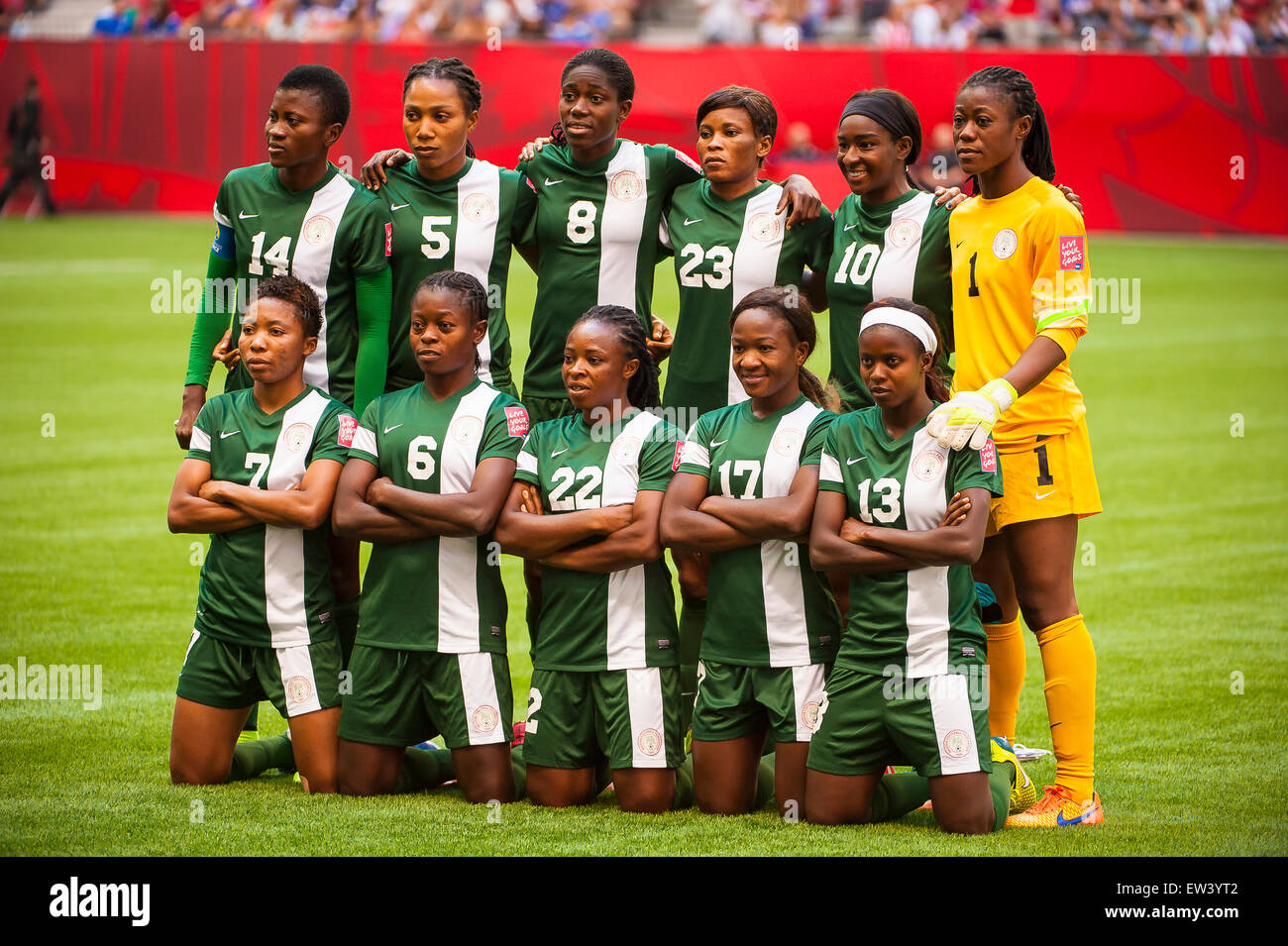 Vancouver, Canada. 16 Juin, 2015. Le Nigeria l'équipe avant leur match d'ouverture entre le Nigéria et les Etats-Unis à la Coupe du Monde féminine de la FIFA Canada 2015 au BC Place Stadium. Les États-Unis a remporté le match 1-0. Crédit : Matt Jacques/Alamy Live News Banque D'Images Vancouver, Canada. 16 Juin, 2015. Le Nigeria l'équipe avant leur match d'ouverture entre le Nigéria et les Etats-Unis à la Coupe du Monde féminine de la FIFA Canada 2015 au BC Place Stadium. Les États-Unis a remporté le match 1-0. Crédit : Matt Jacques/Alamy Live News Banque D'Images