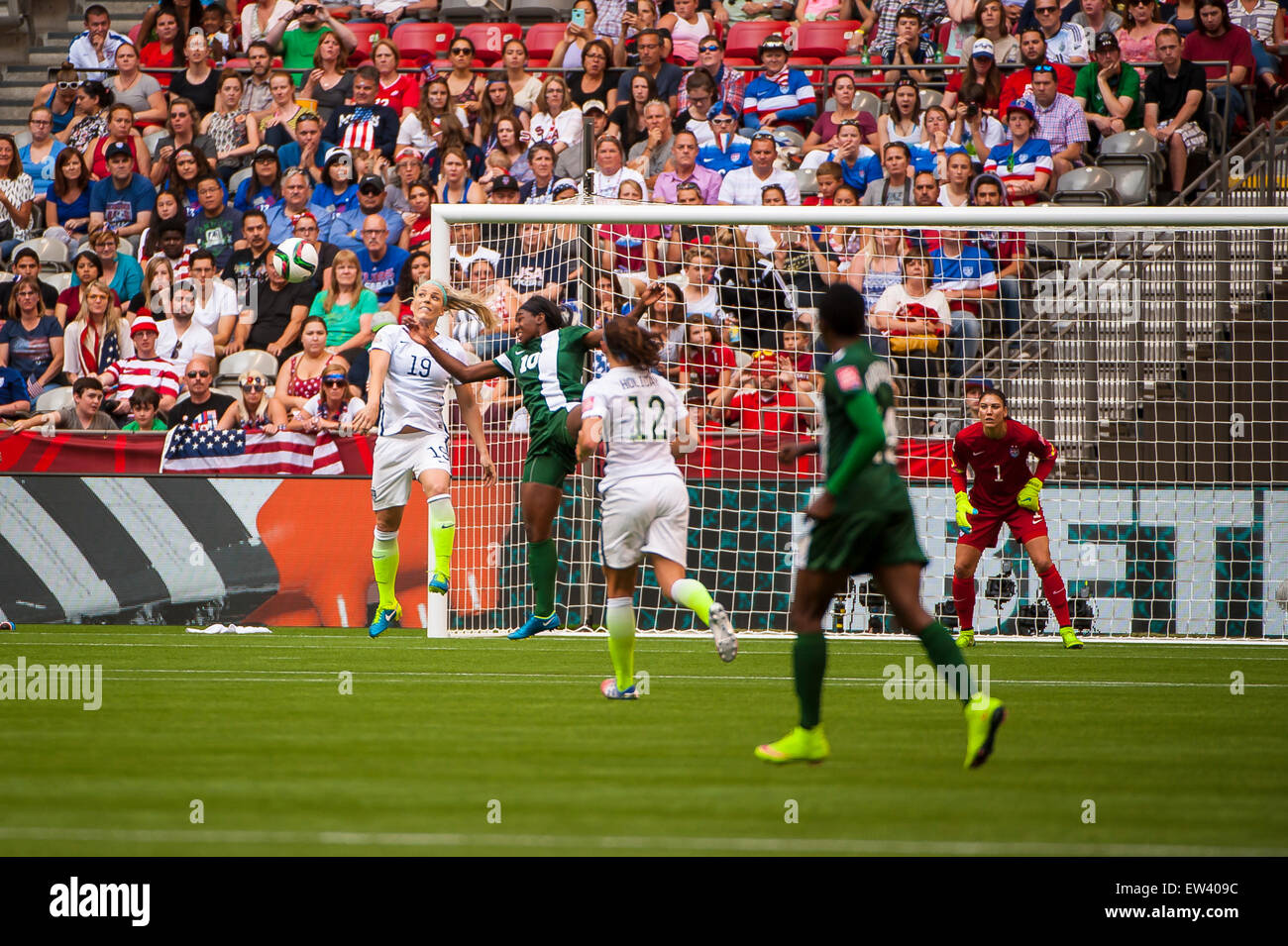 Vancouver, Canada. 16 Juin, 2015. En face de l'action United States but durant le match d'ouverture entre le Nigéria et les Etats-Unis à la Coupe du Monde féminine de la FIFA Canada 2015 au BC Place Stadium. Les États-Unis a remporté le match 1-0. Crédit : Matt Jacques/Alamy Live News Banque D'Images Vancouver, Canada. 16 Juin, 2015. En face de l'action United States but durant le match d'ouverture entre le Nigéria et les Etats-Unis à la Coupe du Monde féminine de la FIFA Canada 2015 au BC Place Stadium. Les États-Unis a remporté le match 1-0. Crédit : Matt Jacques/Alamy Live News Banque D'Images