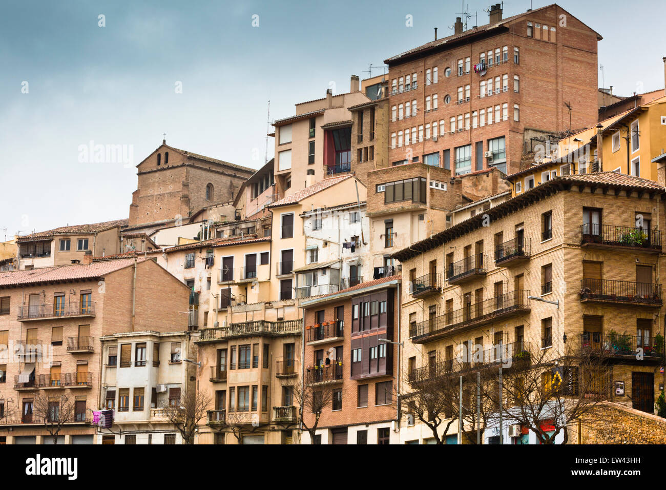 L'escalade des bâtiments dans le centre de colline Tarazona Banque D'Images