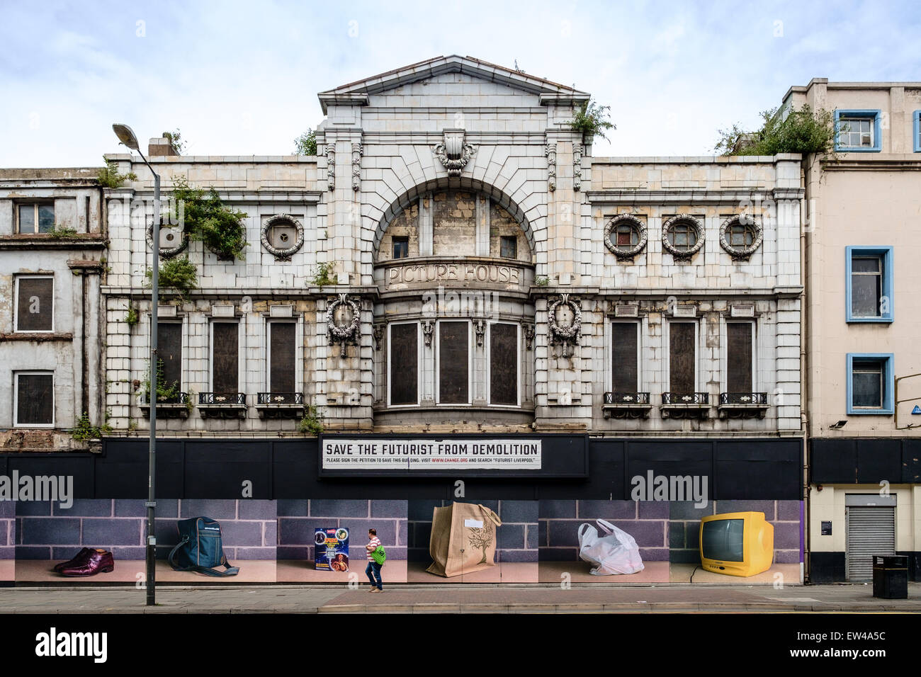 Cinéma futuriste à l'abandon de Liverpool, en Angleterre. Banque D'Images