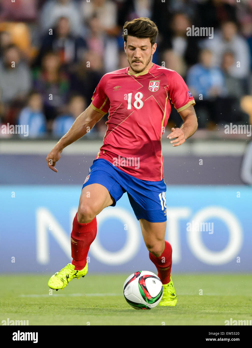 Milos Jojic la Serbie au cours de l'UEFA des moins de 21 championnats d'Europe groupe 2015 un match de football entre l'Allemagne et la Serbie au stade de Letna à Prague, République tchèque, 17 juin 2015. Photo : Thomas Eisenhuth/dpa Banque D'Images