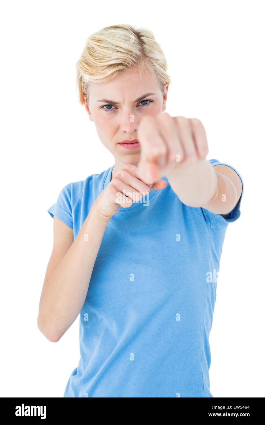 Stern blonde woman pointant avec son doigt Banque D'Images