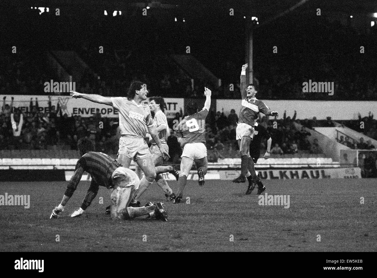 Division de la Ligue anglaise trois match à Ayresome Park. 4 Middlesbrough v Bournemouth 0. Score Middlesbrough célébrations comme un de leurs objectifs. 1er novembre 1986. Banque D'Images