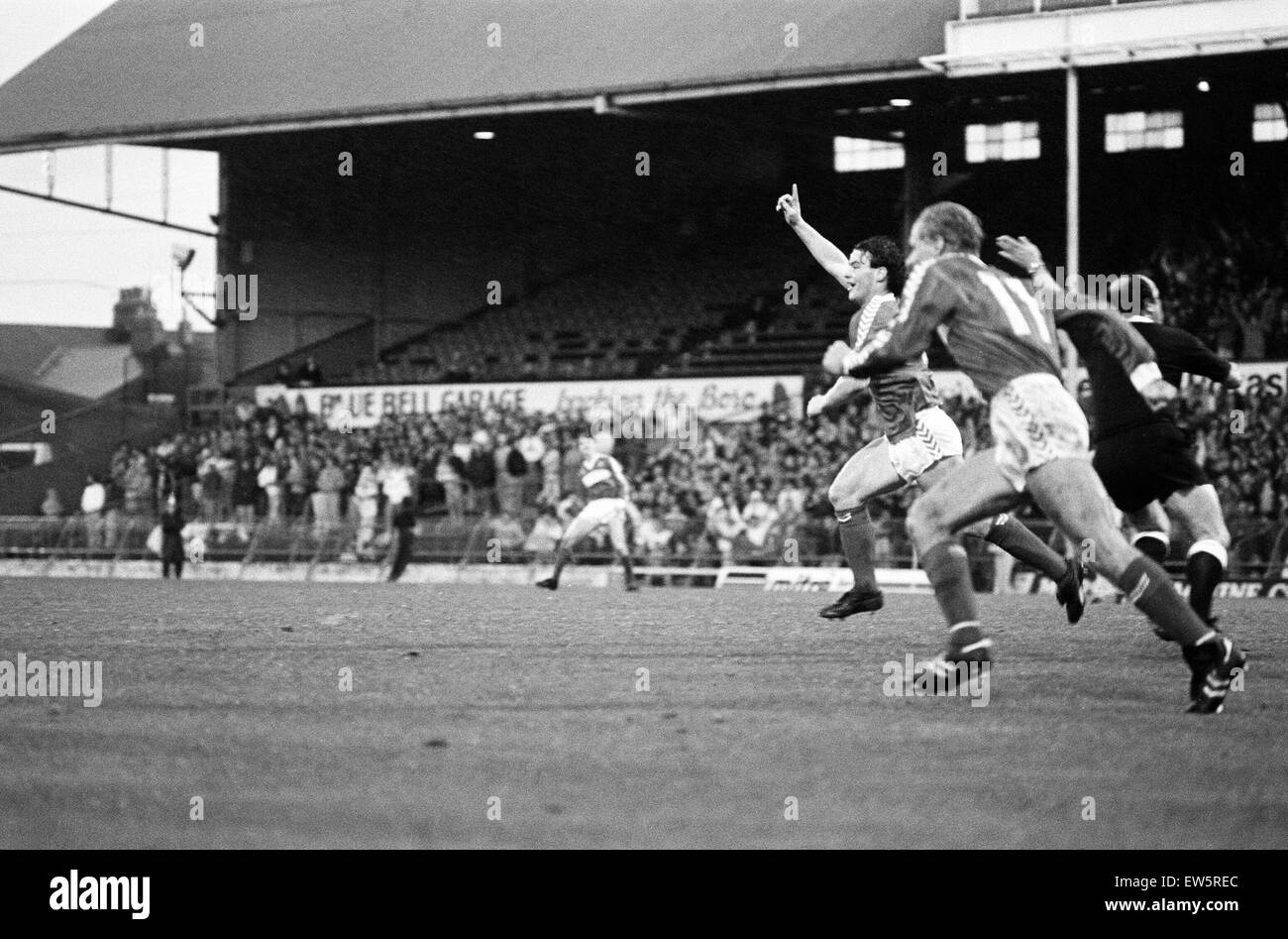 Division de la Ligue anglaise trois match à Ayresome Park. 4 Middlesbrough v Bournemouth 0. Célébrations pour les joueurs de Middlesbrough après qu'un de leurs quatre buts. 1er novembre 1986. Banque D'Images