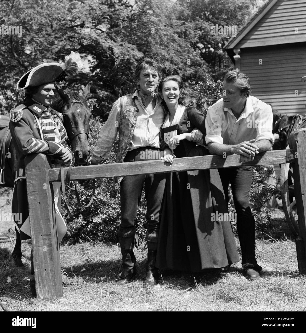 Laurence Olivier, Kirk Douglas, Janette Scott et Burt Lancaster sur le tournage de 'The Devil's Disciple' à Tring Park, Hertfordshire. 30 juillet 1958. Banque D'Images