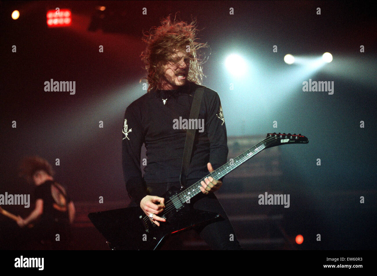 Metallica en concert à l'Aréna NEC, Birmingham. James Hetfield, chanteur et guitariste avec le groupe. 4e novembre 1992. Banque D'Images