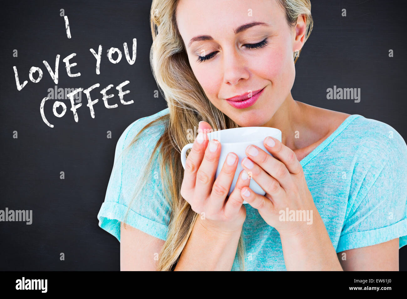 Composite image of smiling blonde avec boisson chaude relaxing Banque D'Images