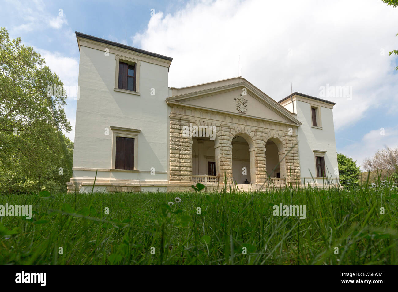 La Villa Pisani Bonetti est une villa patricienne conçue par Andrea Palladio, situé à Bagnolo, un hameau de la commune de Lonigo dans la région Vénétie en Italie. Banque D'Images